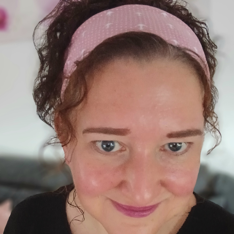  Janine Gast